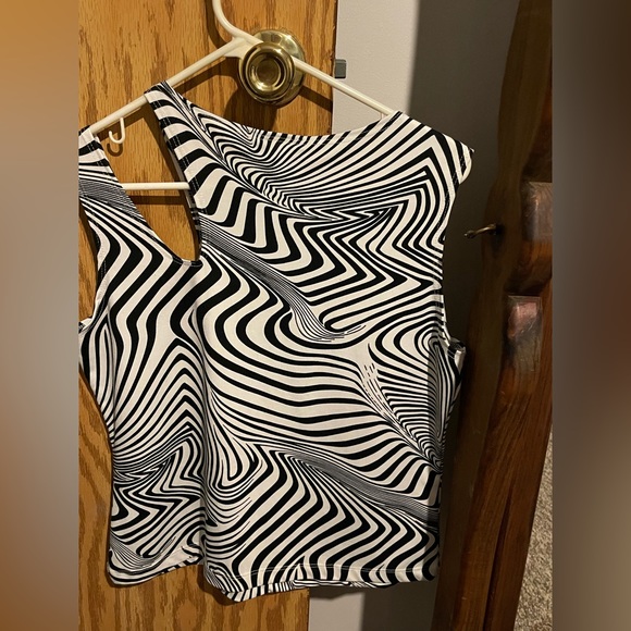 NWOT Zebra print off one shoulder shirt - Picture 2 of 3